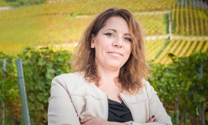 Paula De Oliveira - Administration
